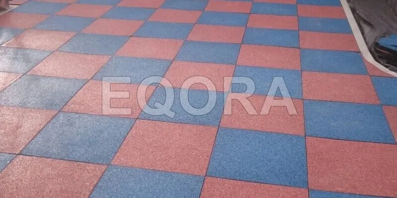 Резиновое покрытие из крошки для автосервисов в Тарко
