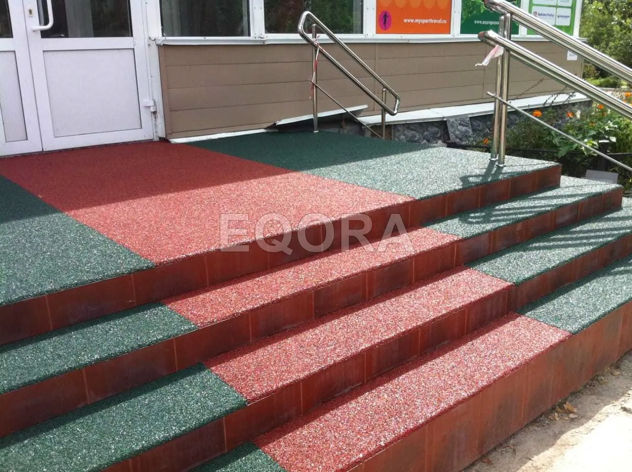 Резиновое покрытие на травмоопасные участки из резиновой крошки в Тарко